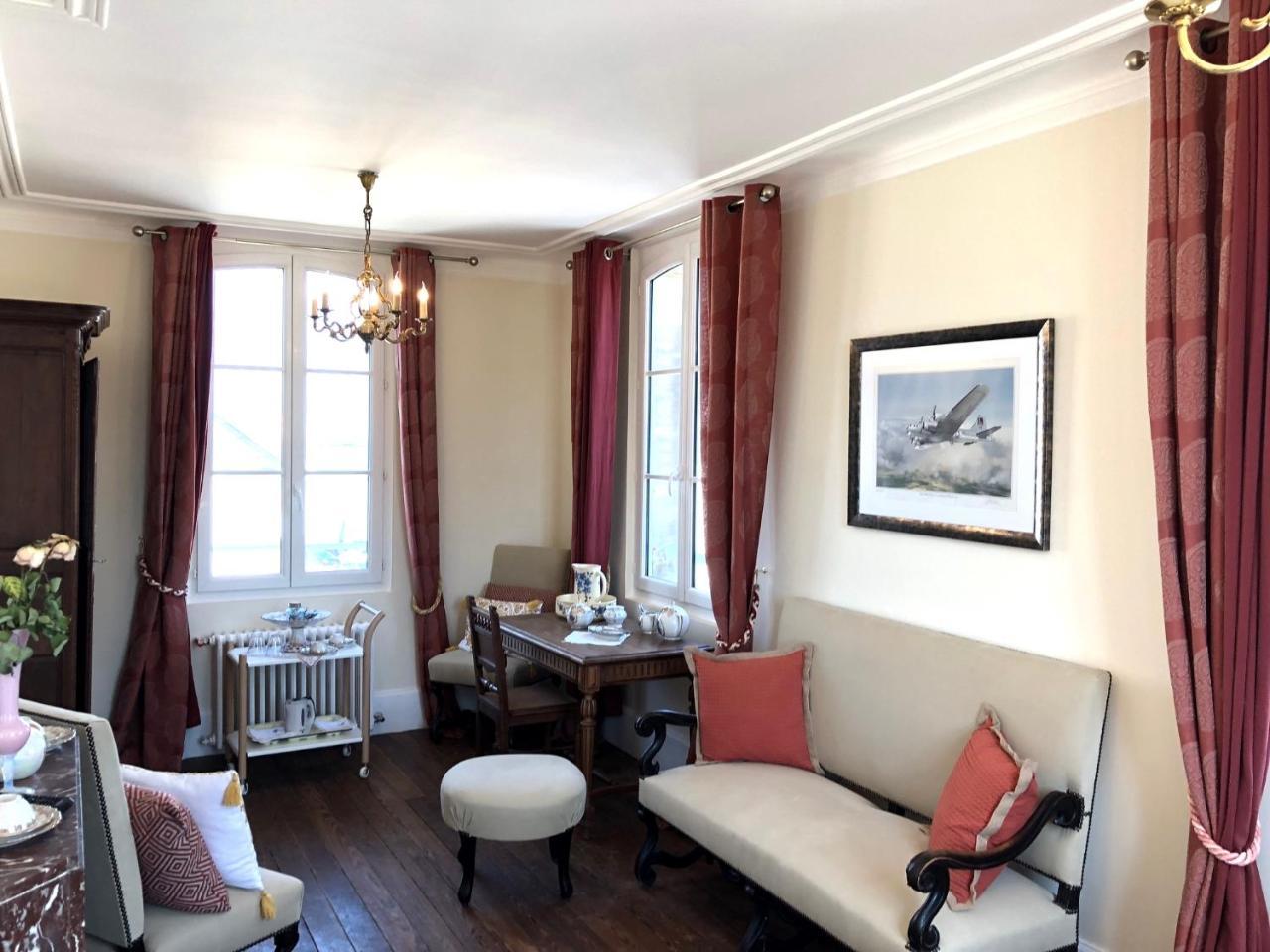 מלון ארומנש-לה-באינס Dday Aviators Le Manoir מראה חיצוני תמונה